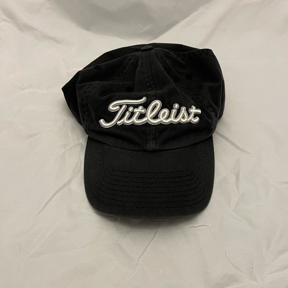 πFINAL PRICEπ Black Titleist Mens Fitted Cap, Size Large